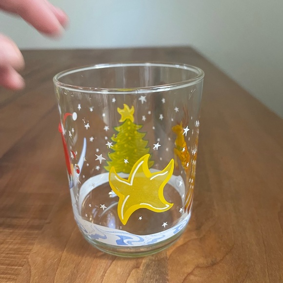 Four Vintage Libbey Christmas Glasses w Santa, Stars, and Reindeer - Picture 5 of 8